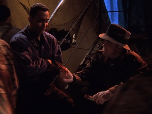 Escena del episodio 13 de la temporada 2 de la serie Babylon 5