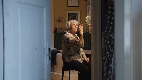 On Queer Aging and Endings Backdrop Blur