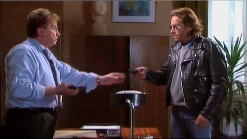 Escena del episodio 1 de la temporada 3 de la serie Commissaire Moulin