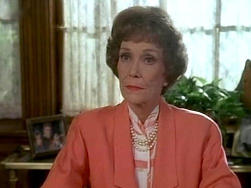 Escena del episodio 22 de la temporada 8 de la serie Falcon Crest