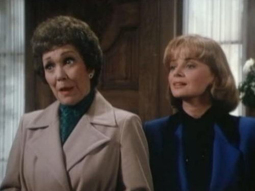 Escena del episodio 26 de la temporada 3 de la serie Falcon Crest