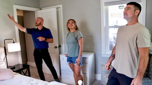 Cheap A$$ Beach Houses S01E14 backdrop