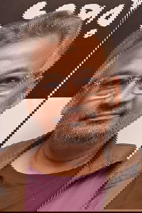 1352377