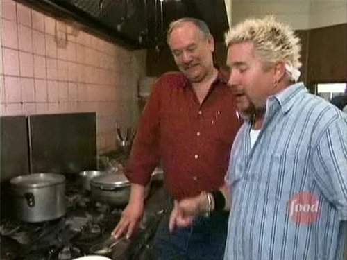 Escena del episodio 5 de la temporada 8 de la serie Diners, Drive-Ins and Dives
