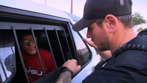 Cops Season 38 episode 4 still