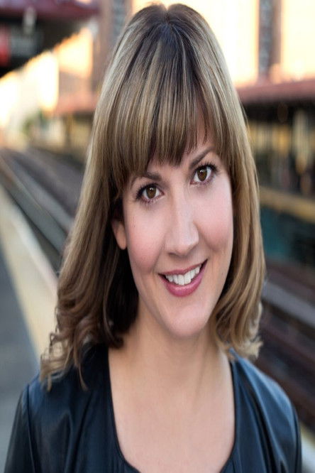 Nevada Caldwell interpretando a Charming Waitress