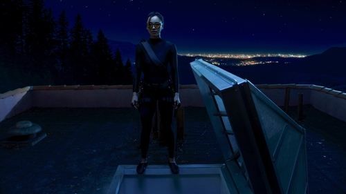 Escena del episodio 2 de la temporada 5 de la serie MacGyver