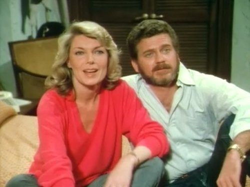 Escena del episodio 6 de la temporada 1 de la serie Falcon Crest