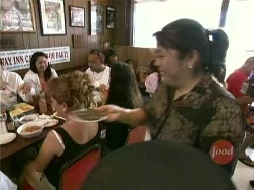 Escena del episodio 11 de la temporada 8 de la serie Diners, Drive-Ins and Dives