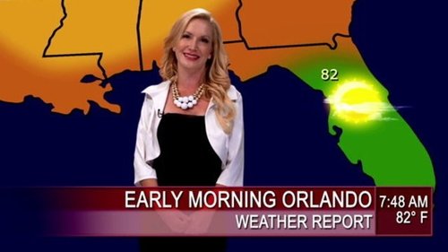 Escena del episodio 3 de la temporada 1 de la serie The Hotwives of Orlando