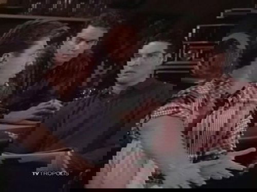 Escena del episodio 14 de la temporada 4 de la serie Beverly Hills, 90210