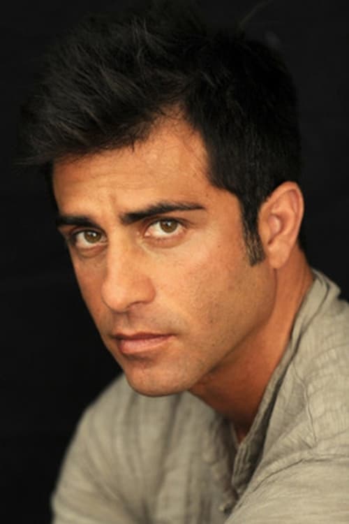 Kép: Simone Montedoro színész profilképe