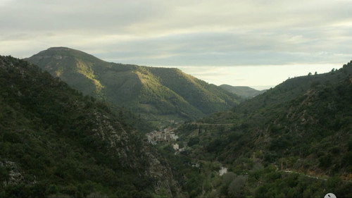 La vall - Season 1 Backdrop Blur