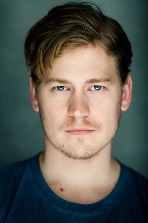 Foto de Gavin Stenhouse interpretando a Kyle en Skybound