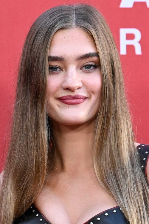 Kép: Lizzy Greene színész profilképe