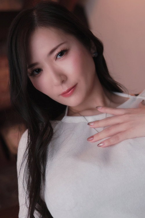 Yuna Shiina Photo