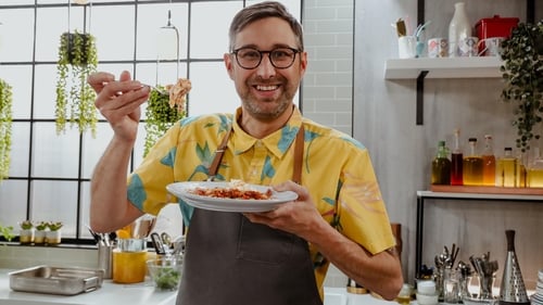 5 chefs dans ma cuisine, S01E146 - (2021)