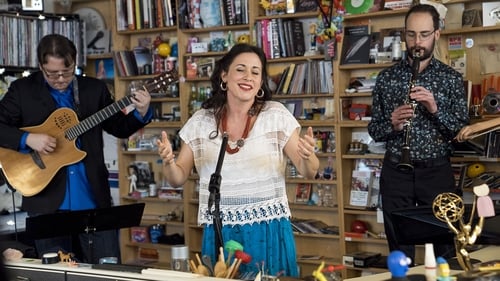 Poster della serie NPR Tiny Desk Concerts