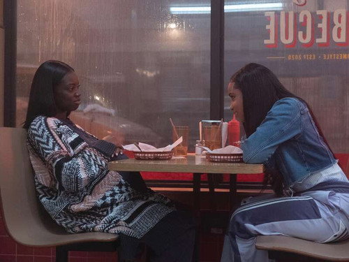 The Chi S04E04 — The Girl From Chicago episode still