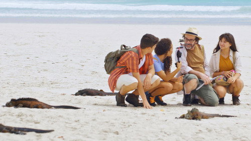 Aventuras en Galápagos - Season 1 Backdrop Blur