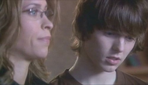 Escena del episodio 9 de la temporada 2 de la serie Hijos de la noche