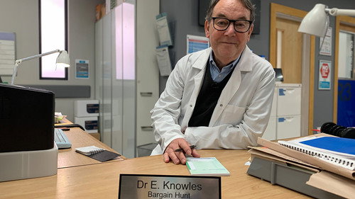 Bargain Hunt S73E23 backdrop