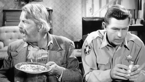Escena del episodio 5 de la temporada 4 de la serie The Andy Griffith Show