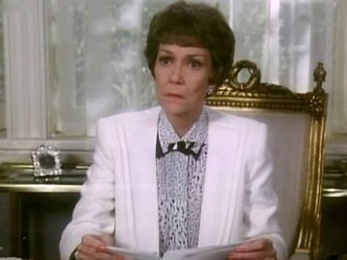 Escena del episodio 10 de la temporada 5 de la serie Falcon Crest