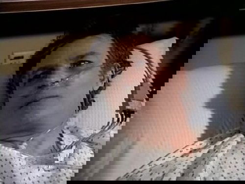 Escena del episodio 18 de la temporada 4 de la serie Beverly Hills, 90210