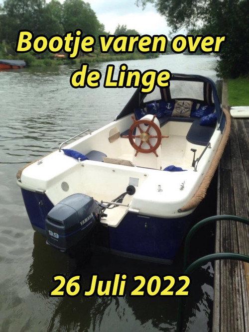 Bootje varen over de Linge poster