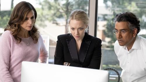 Escena del episodio 8 de la temporada 1 de la serie The Dropout: Auge y caída de Elizabeth Holmes