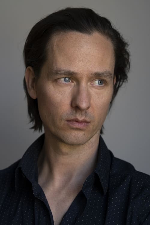 Kép: Tom Schilling színész profilképe