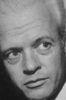 Agustín Navarro interpretando a 