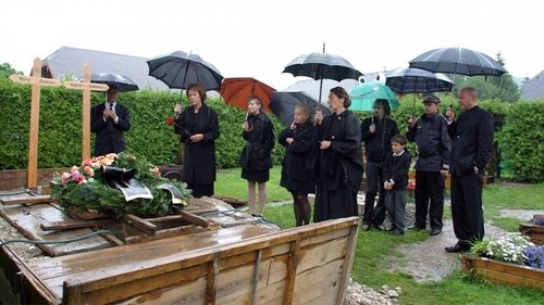 Escena del episodio 2 de la temporada 1 de la serie Vier Frauen und ein Todesfall