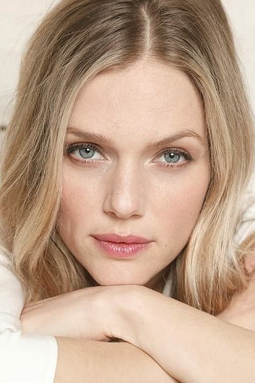 Kép: Tracy Spiridakos színész profilképe