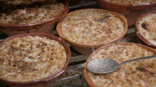 Cassoulet : la faim des haricots ? Backdrop Blur