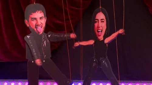Marionetas y fiesta hawaiana