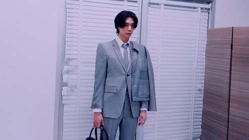JOHNNY at NYFW, getting ready with Thom Browne🕶✨ Still