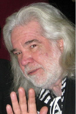 Maggie Thrett ha trabajado con Floyd Mutrux en 1 ocasiones