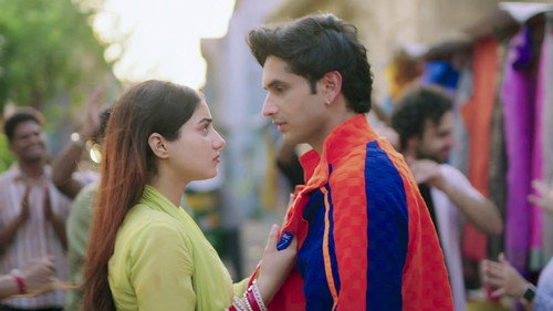 Heer, Nawab Share a Tender Moment