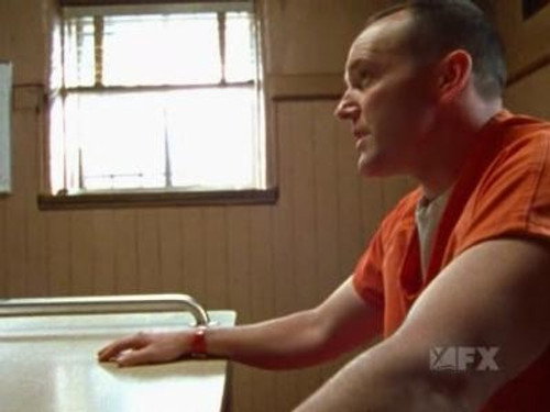 The Shield S03E11 — Strays episode still