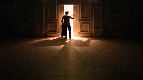 Entre chiens et louves par le Cirque Le Roux au Bon Marché Rive Gauche