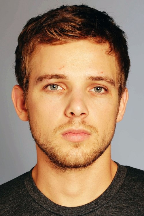 Kép: Max Thieriot színész profilképe