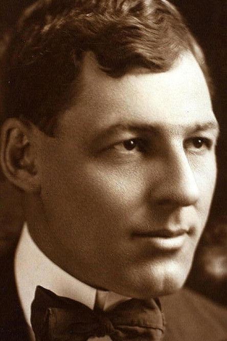 Helen Flint ha trabajado con Roger Gray en 2 ocasiones