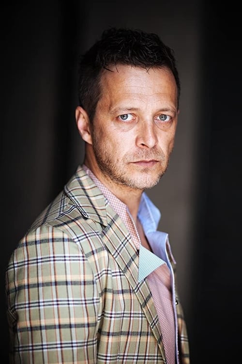 Kép: Levente Molnár színész profilképe