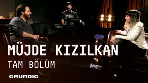 Mujde Kizilkan Live On Akustikhane Backdrop Blur