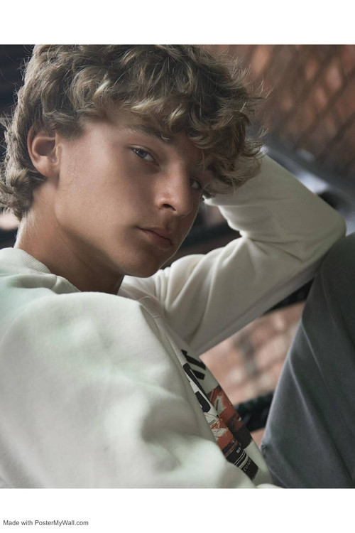 Jonathan Aidan Cockrell ha trabajado con Mason Gillett en 1 ocasiones