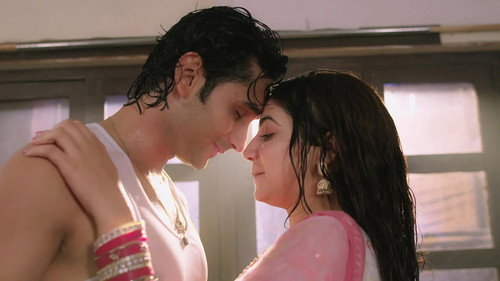Heer, Nawab Share A Moment