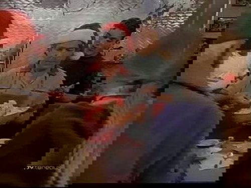 Escena del episodio 15 de la temporada 5 de la serie Beverly Hills, 90210