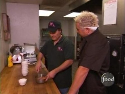 Escena del episodio 4 de la temporada 3 de la serie Diners, Drive-Ins and Dives
